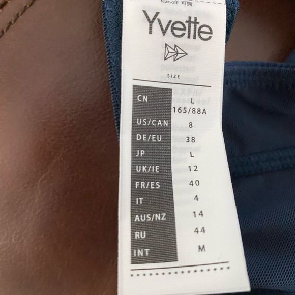 🆕 Yvette Sports Bra with sewn in padding, Size MEDIUM (US 8), Color BLUE - Picture 5 of 7